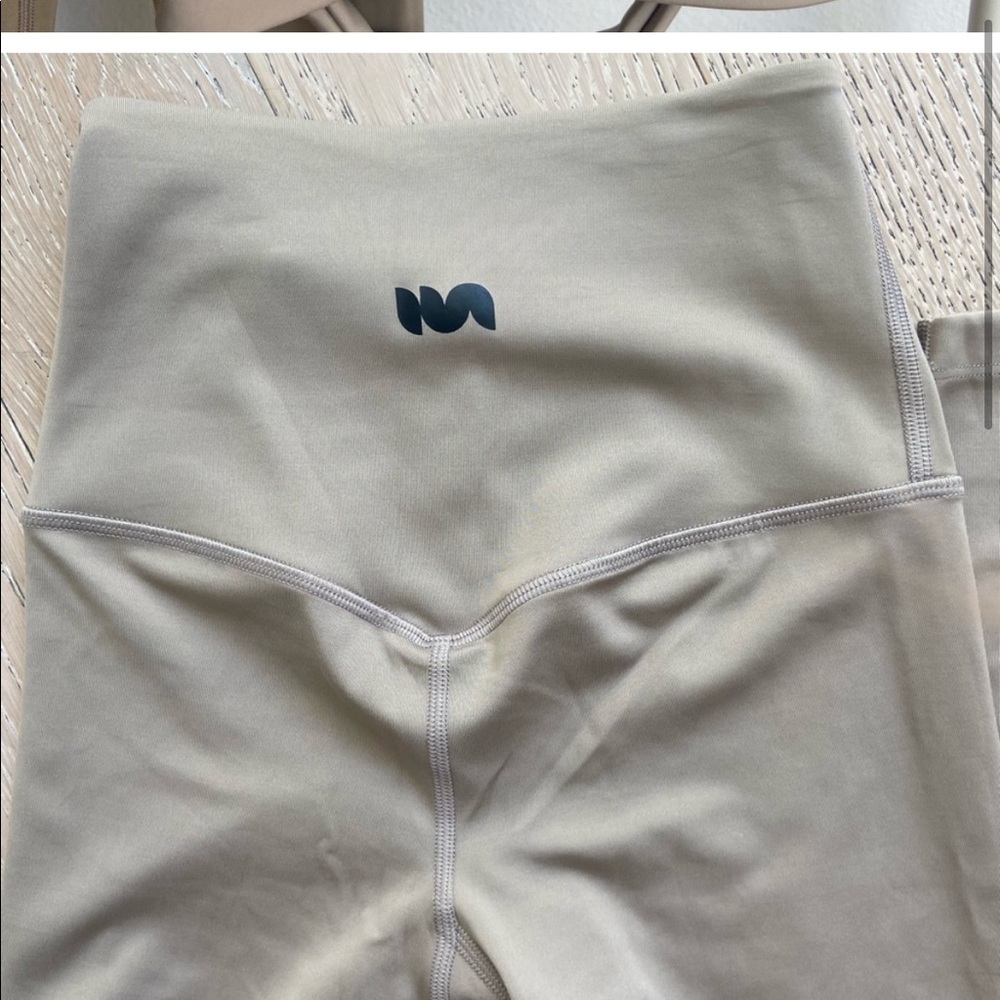 NEU xs leggings